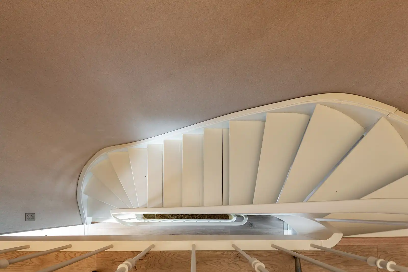 Instapklare bel-etagewoning met 3 slaapkamers en groene tuin foto 38