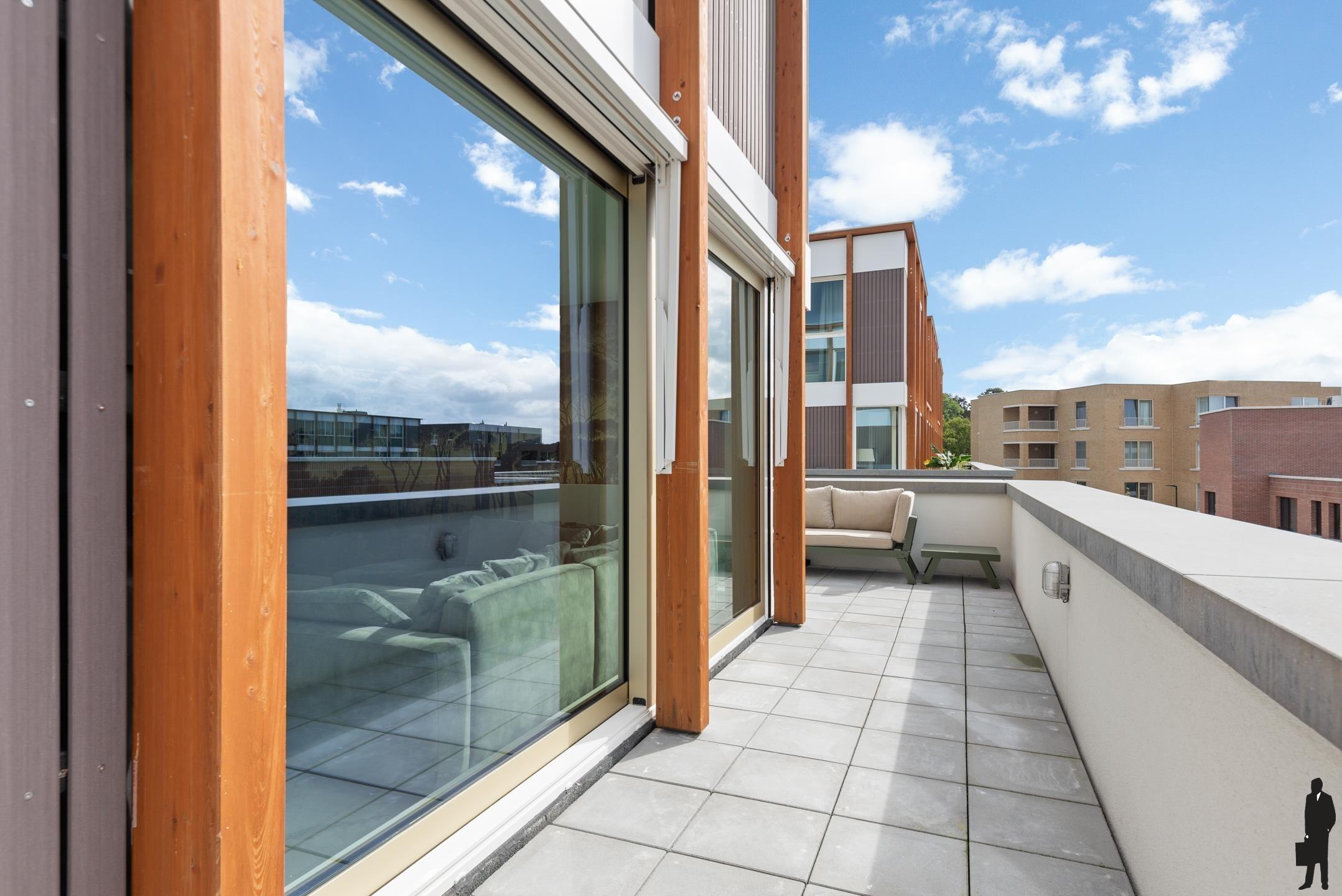 Fantastische duplex met 3 slaapkamers en ruim zonneterras foto 4