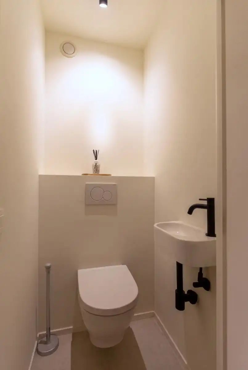 Prachtig gerenoveerd 3 - slaapkamerappartement foto 17