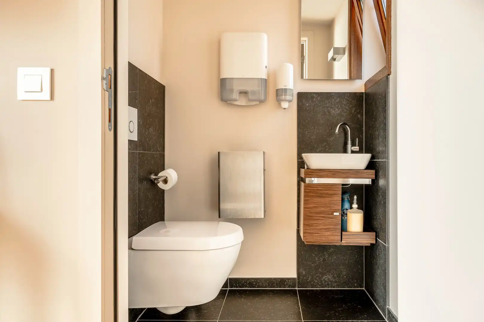 Prachtige instapklare woning met diverse invullingsmogelijkheden! foto 10