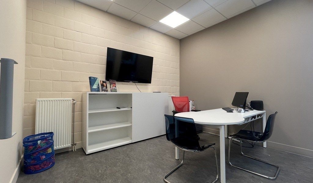 Handelspand te huur in het commercieel centrum van Schoten foto 9