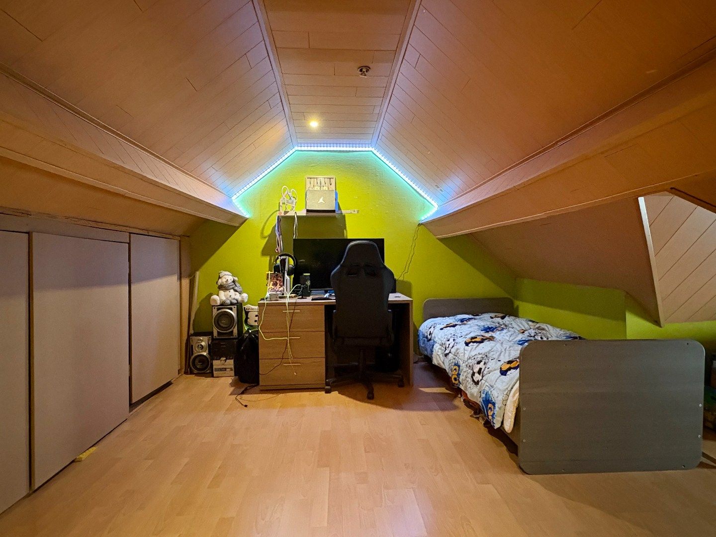 Starterswoning te koop in Roeselare met 2-3 slaapkamers en een ruime  vernieuwde leefruimte.  foto 14