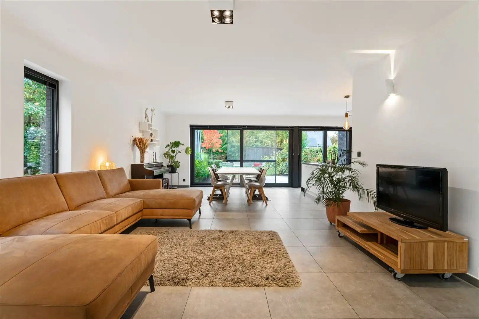 Instapklare ééngezinswoning op ca. 591m2 met 4 slaapkamers foto 6