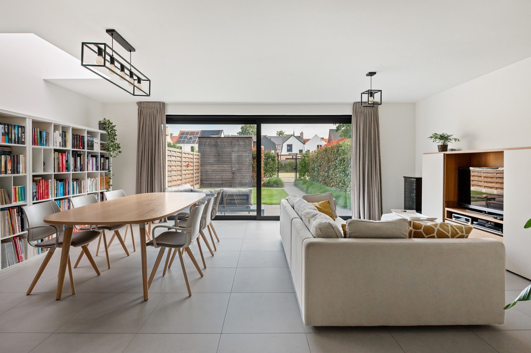 Instapklaar en energiezuinig gelijkvloers appartement met terras en tuin foto 4