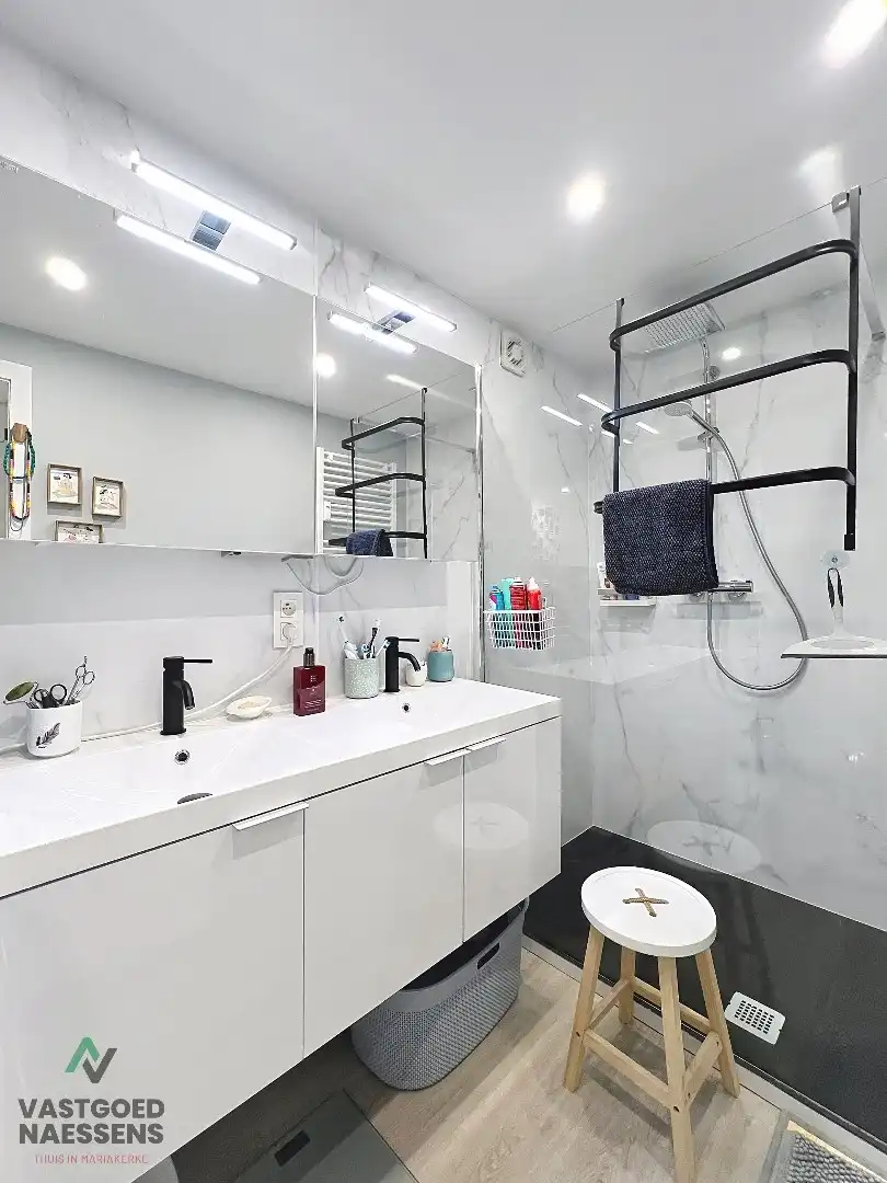 SCHITTEREND VERNIEUWD 2 SLPK APP VLAKBIJ ZEEDIJK foto 15