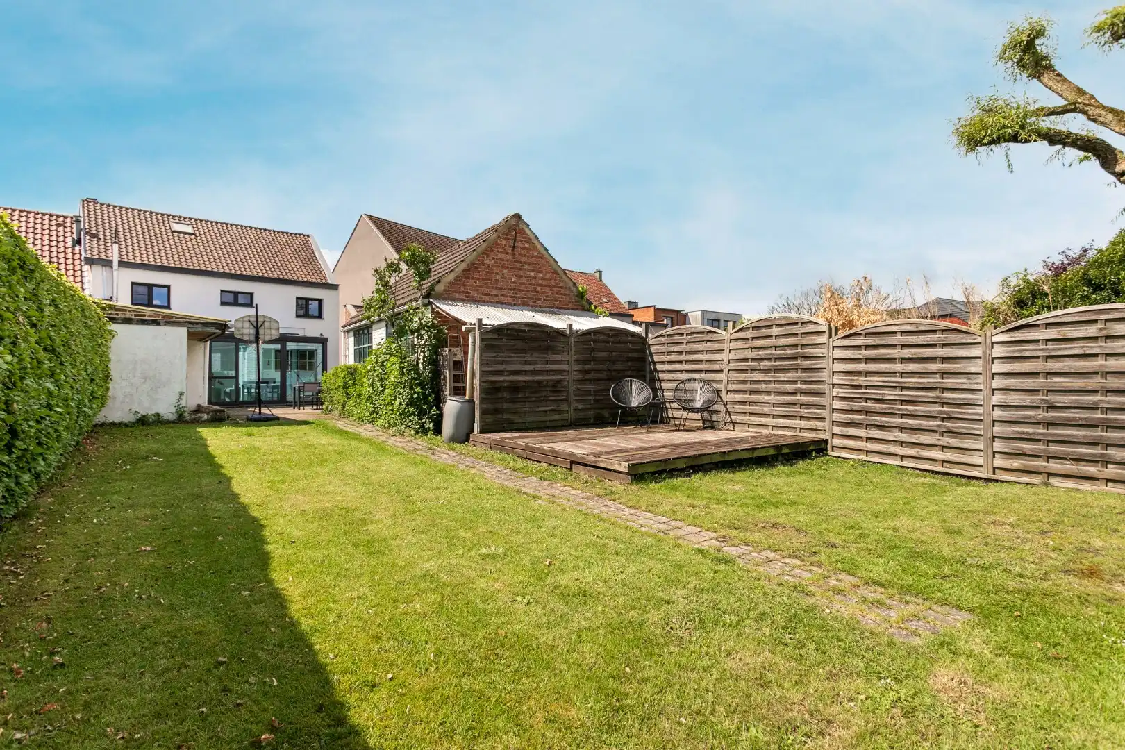 Gerenoveerde 3-gevelwoning met tuin en 4 slaapkamers te Sint-Genesius-Rode foto 13