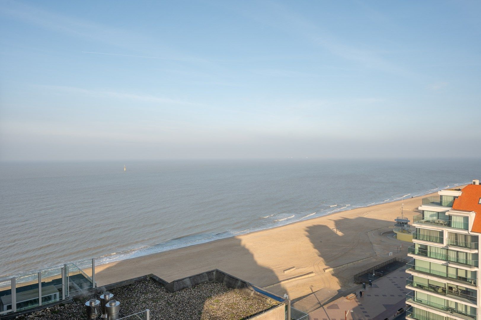 Uitzonderlijke penthouse gelegen op de Zeedijk aan het Van Bunnenplein met panoramische zichten. foto 20