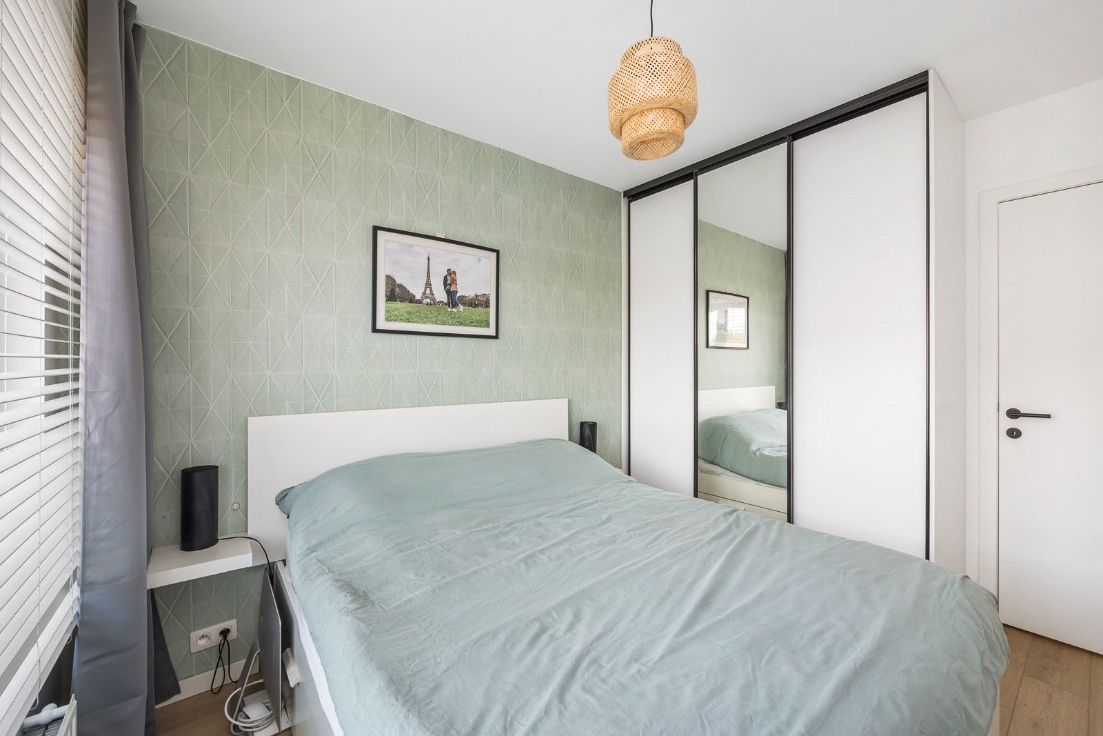 Compleet appartement met 2 slaapkamers, terras, kelder en parking. foto 7