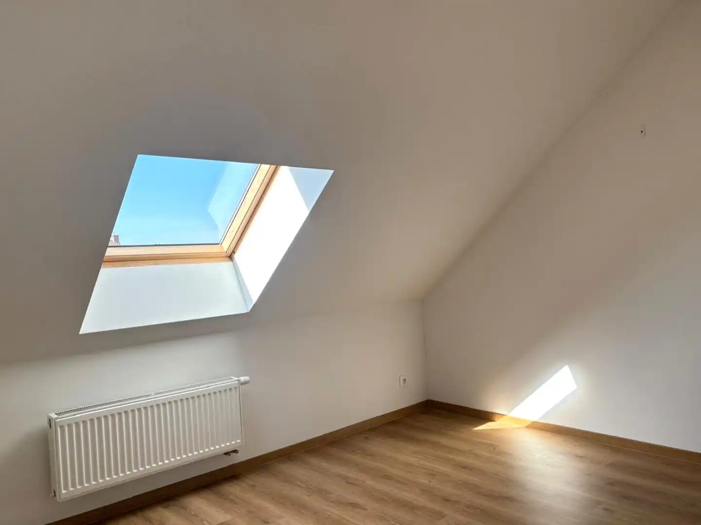 LEUKE RIJWONING MET 3 SLPKS EN TUIN NABIJ R8 foto 16