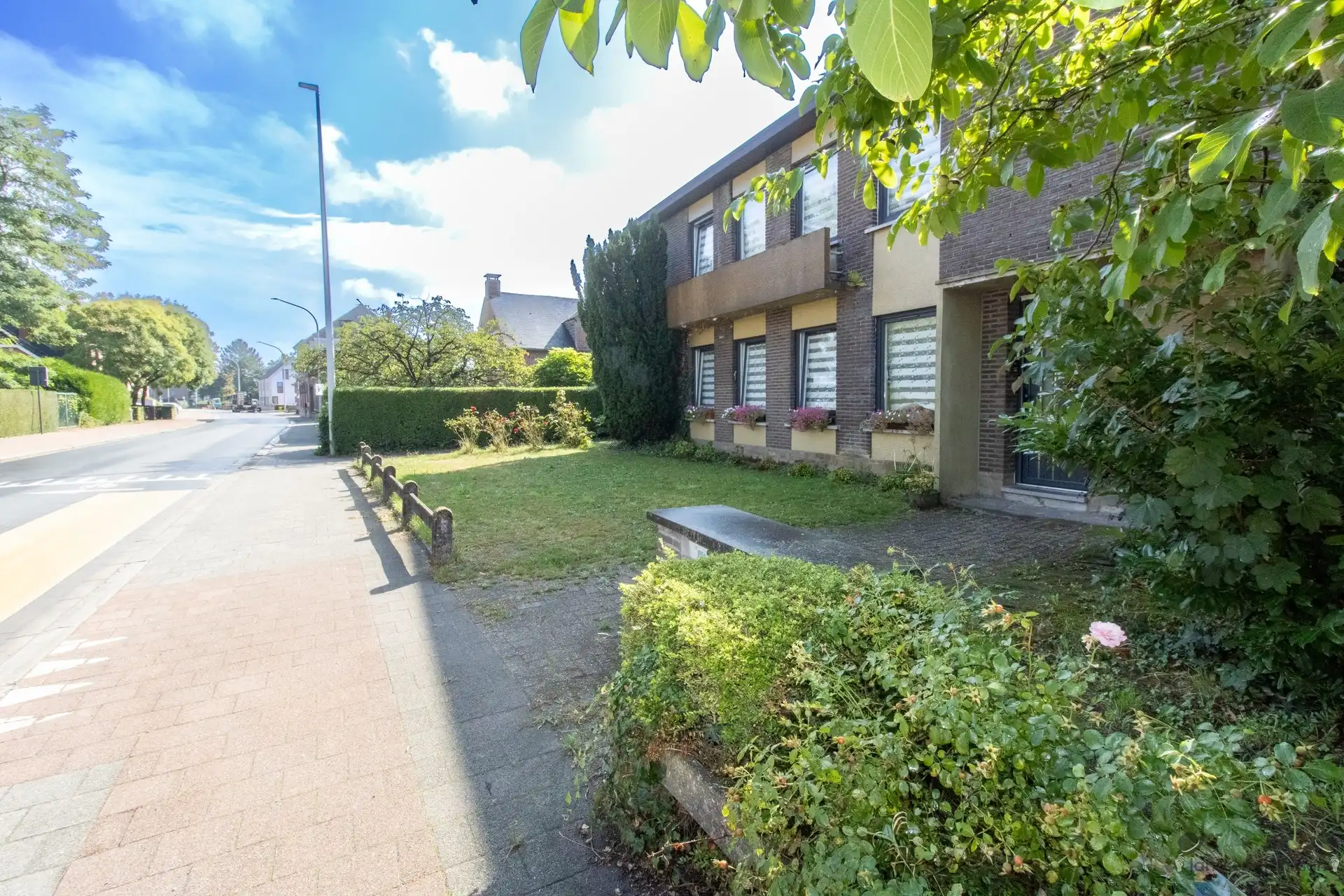Villa met 6 slpks + mogelijkheid praktijkruimte foto 2