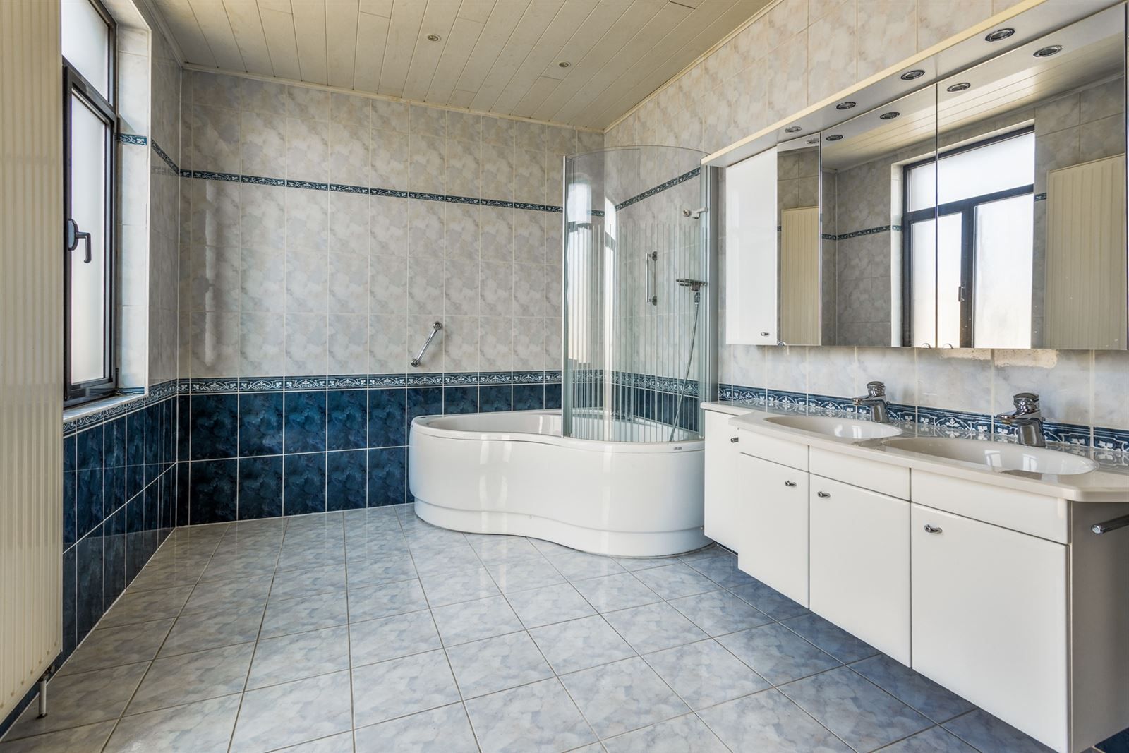 Ruime woning nabij Rivierenhof!  foto 8
