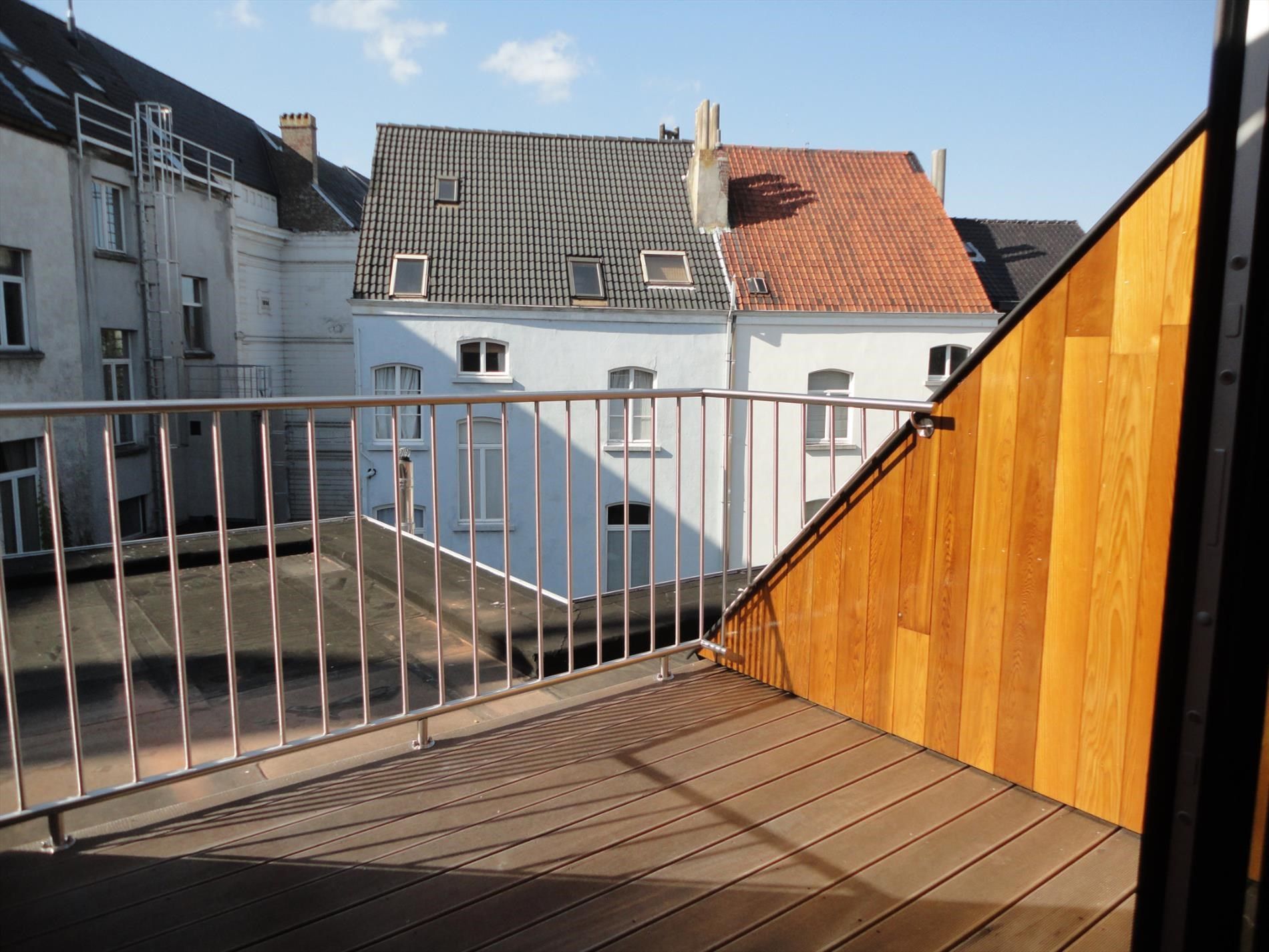 Volledig vernieuwd dakappartement met terras aan de Zuid in Gent foto 7