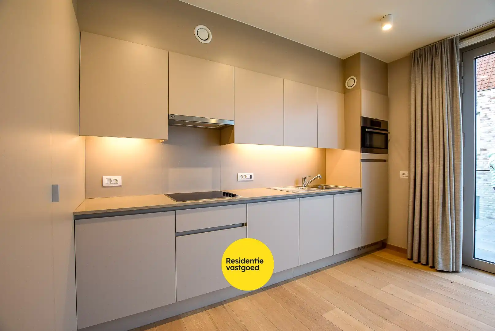 Uiterst goed onderhouden assistentieflat (55m² + 11m² terras) met 1 slaapkamer te Nieuwpoort.  foto 4