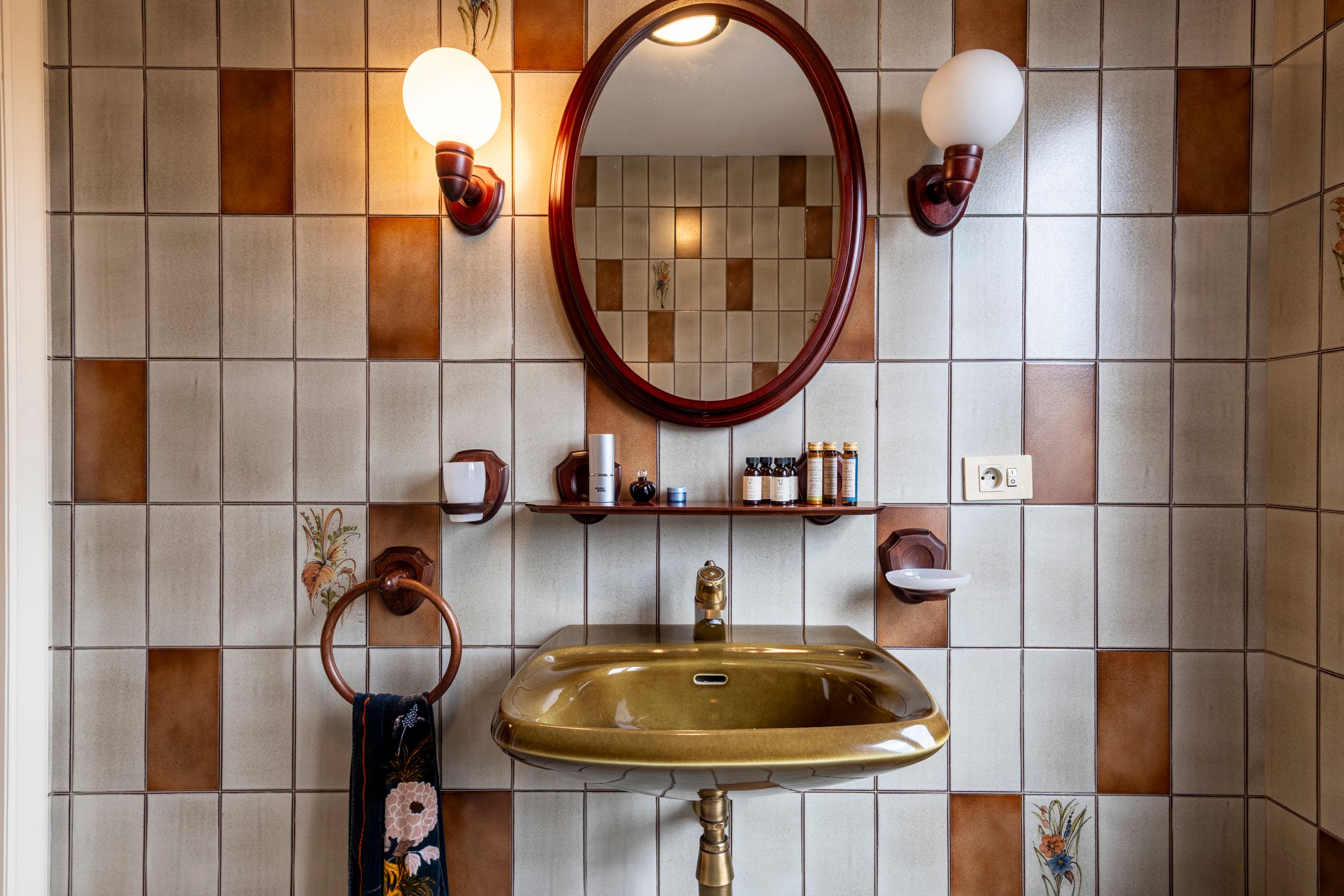 Charmante stadswoning nabij jachthaven met 3 slks en garage foto 15