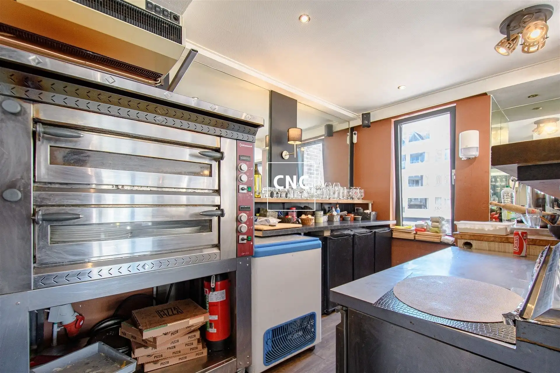 Goed draaiende horecazaak op centrale en commerciële ligging foto 11