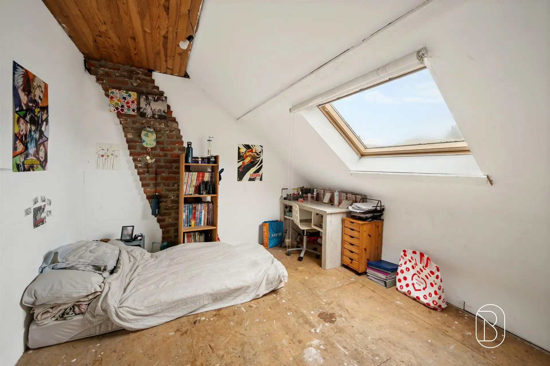Grote woning met koer en 5 slk.  foto 16