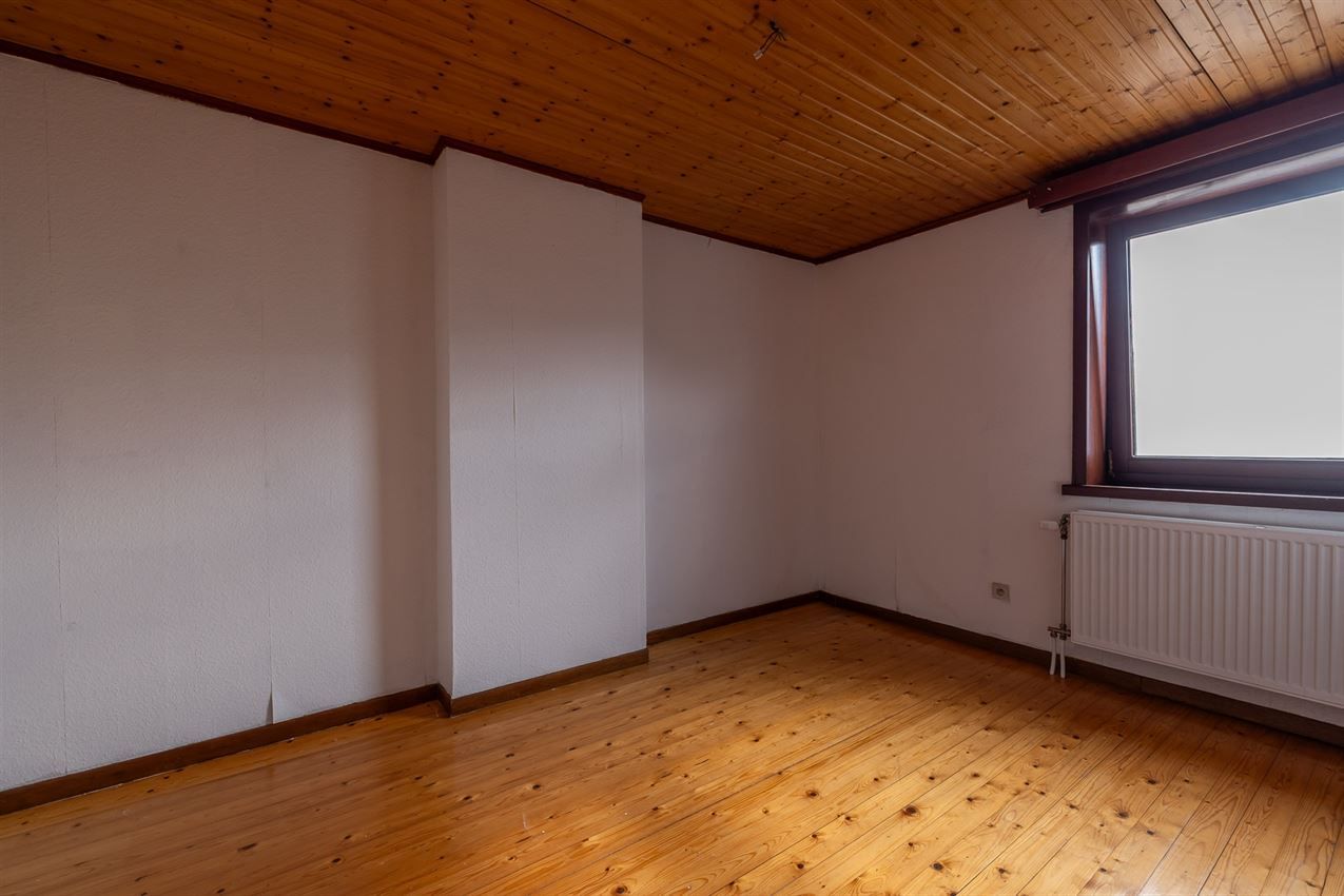 Vrijstaande woning met 3slk op 22a40ca op strategische ligging foto 27