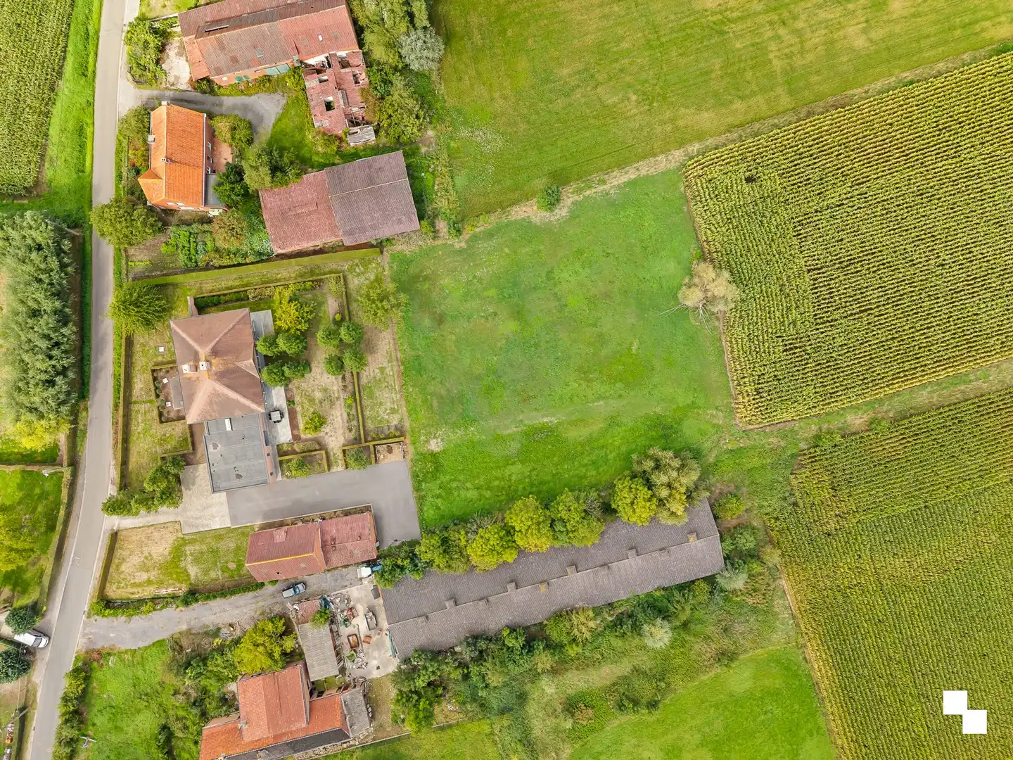 Uitzonderlijk ruime eigendom met 507 m² bewoonbare oppervlakte en weideland foto 17