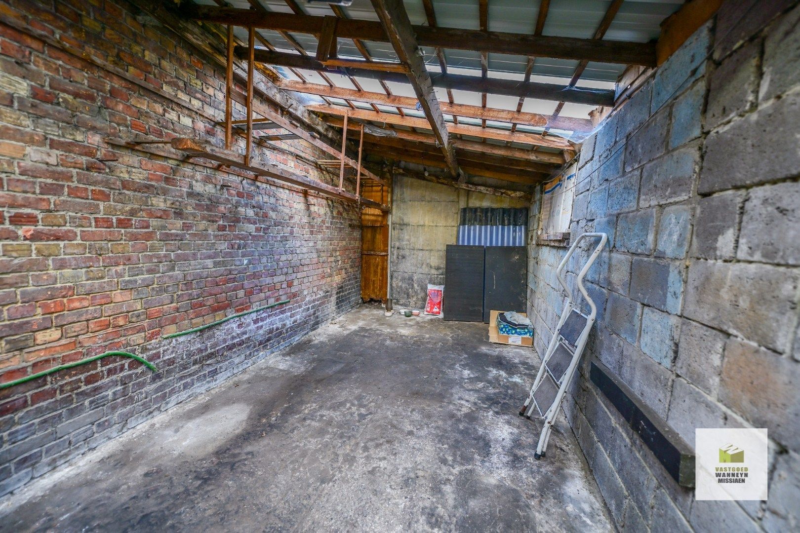 Rustig gelegen grond met af te breken woning foto 23