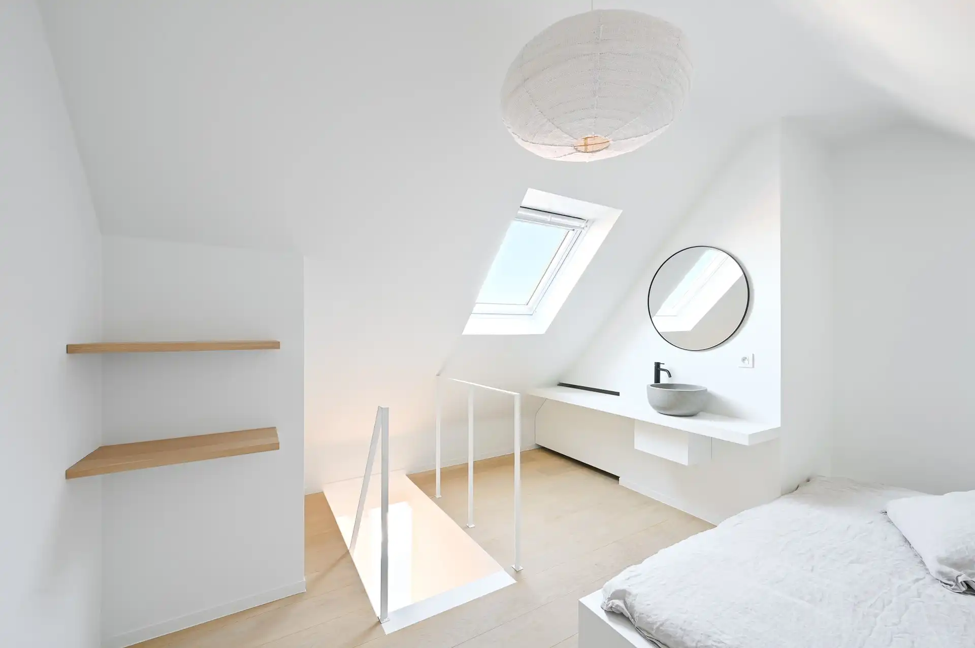 Gerenoveerde duplex met 3 slaapkamers en terras foto 16