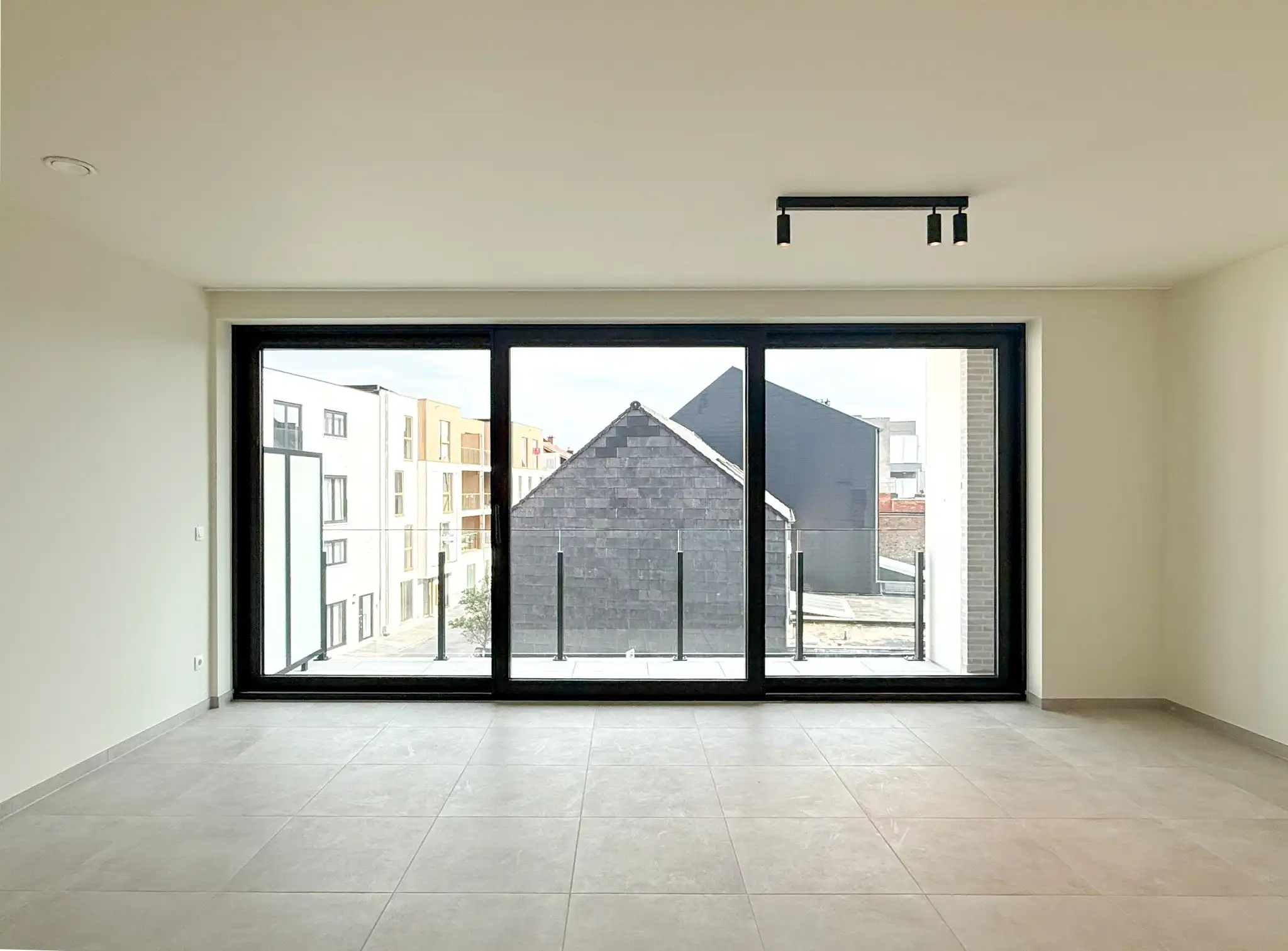 Nieuwbouwappartement op de tweede verdieping met terras en twee slaapkamers foto 2