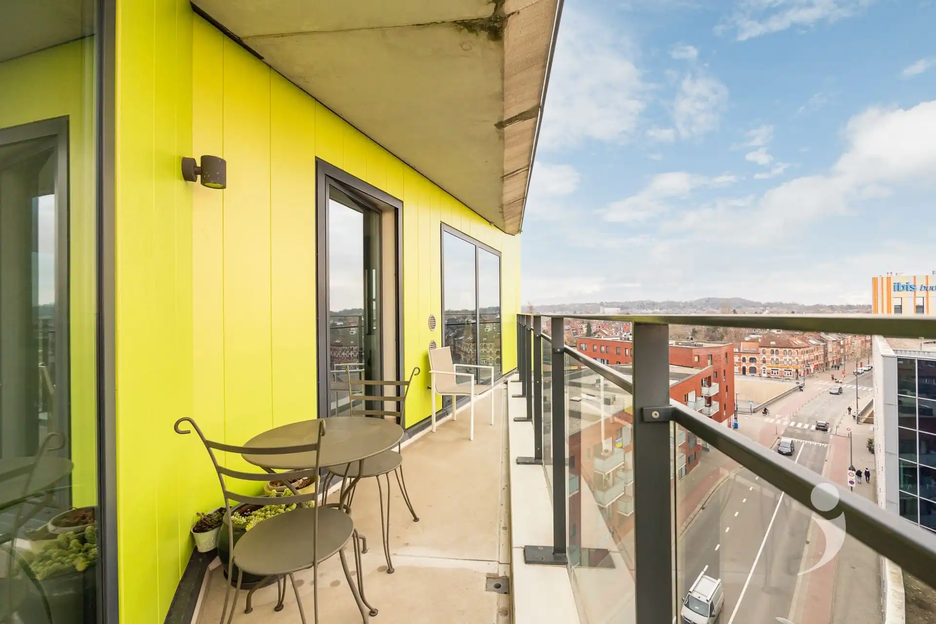 Instapklaar appartement met panoramisch uitzicht over Leuven foto 21