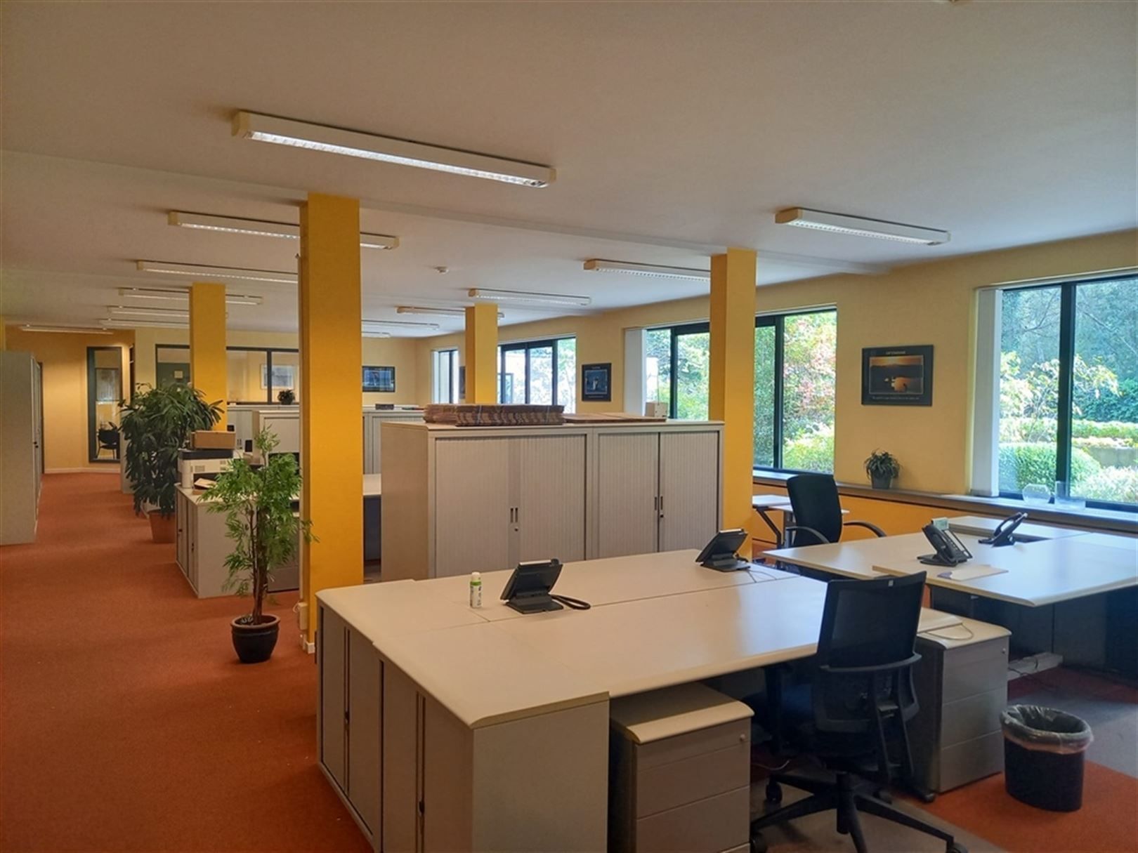 Gelijkvloers kantoor van 500m² te koop Deurne foto 4