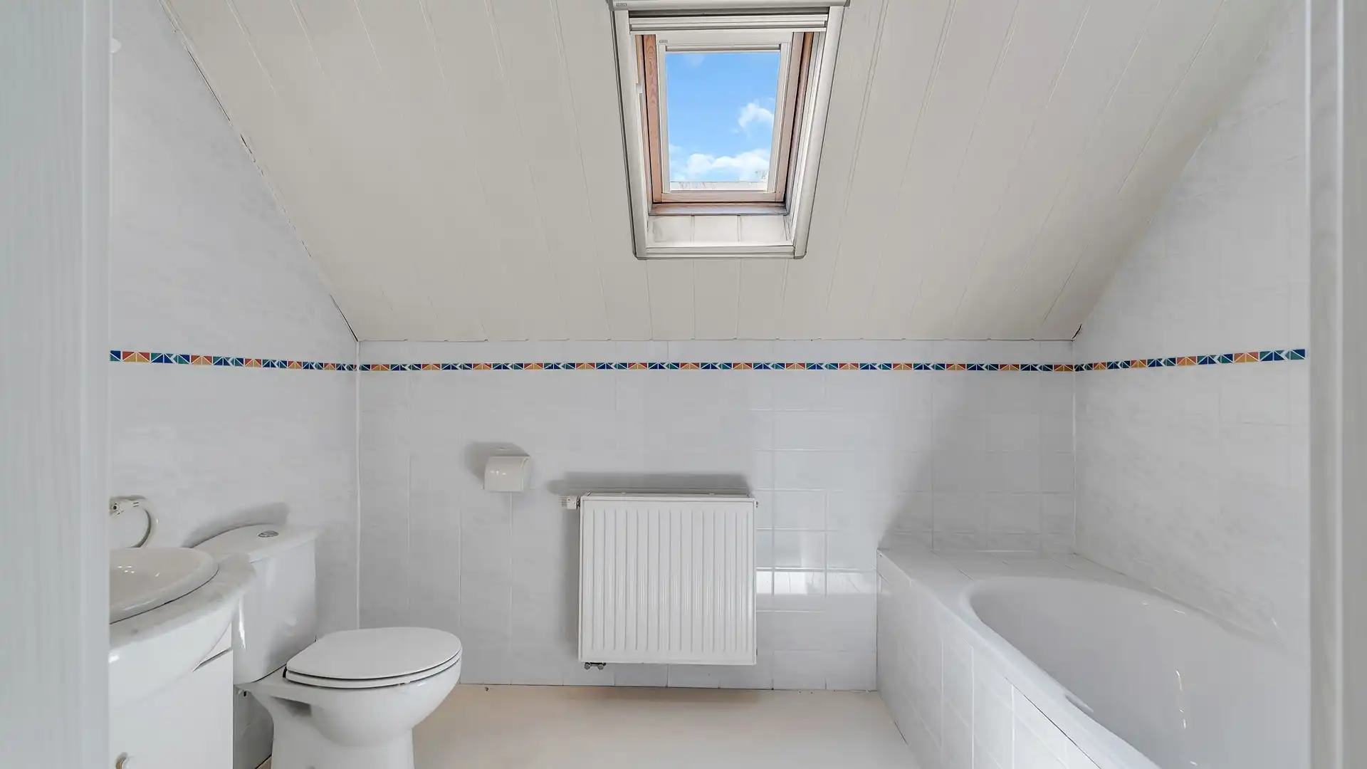 Ruime en instapklare woning met zwembad in Genk (Bret) foto 29