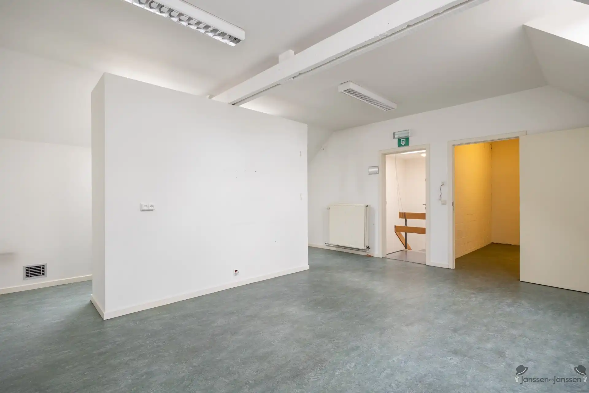 Commercieel gebouw met parkeergelegenheid! foto 40