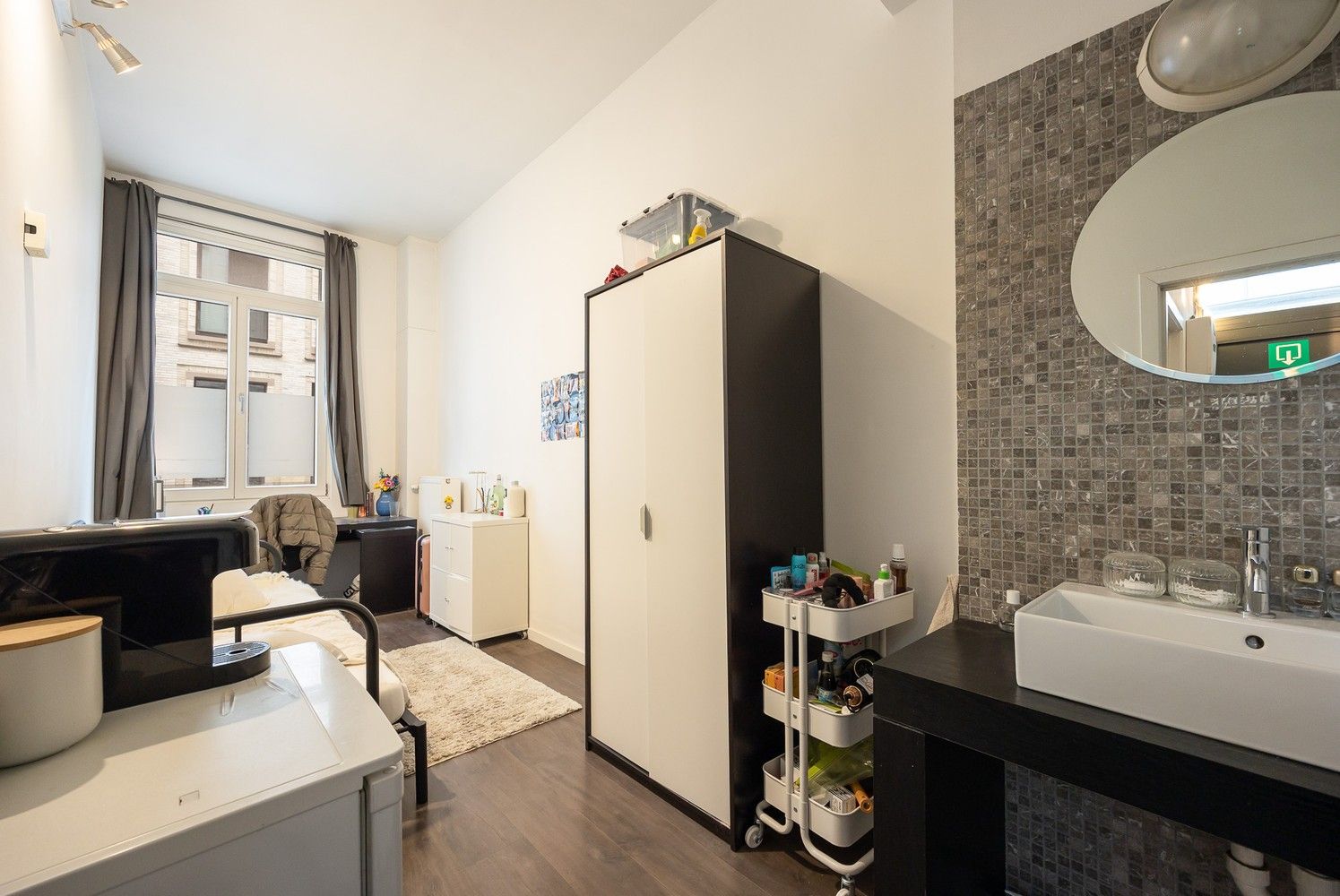 Vergund studentengebouw op een uitstekende AAA locatie, tegenover de AP Hogeschool foto 8