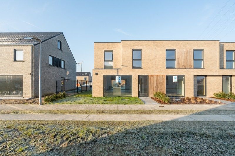 Instapklare nieuwbouwwoning met zonnige tuin te Roeselare foto 2