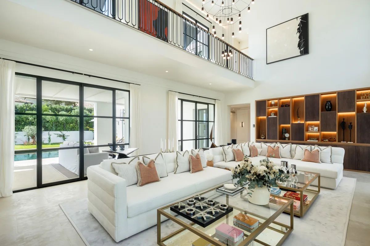 Exclusieve villa in Marbella: tijdloze elegantie en ongeëvenaarde luxe foto 2