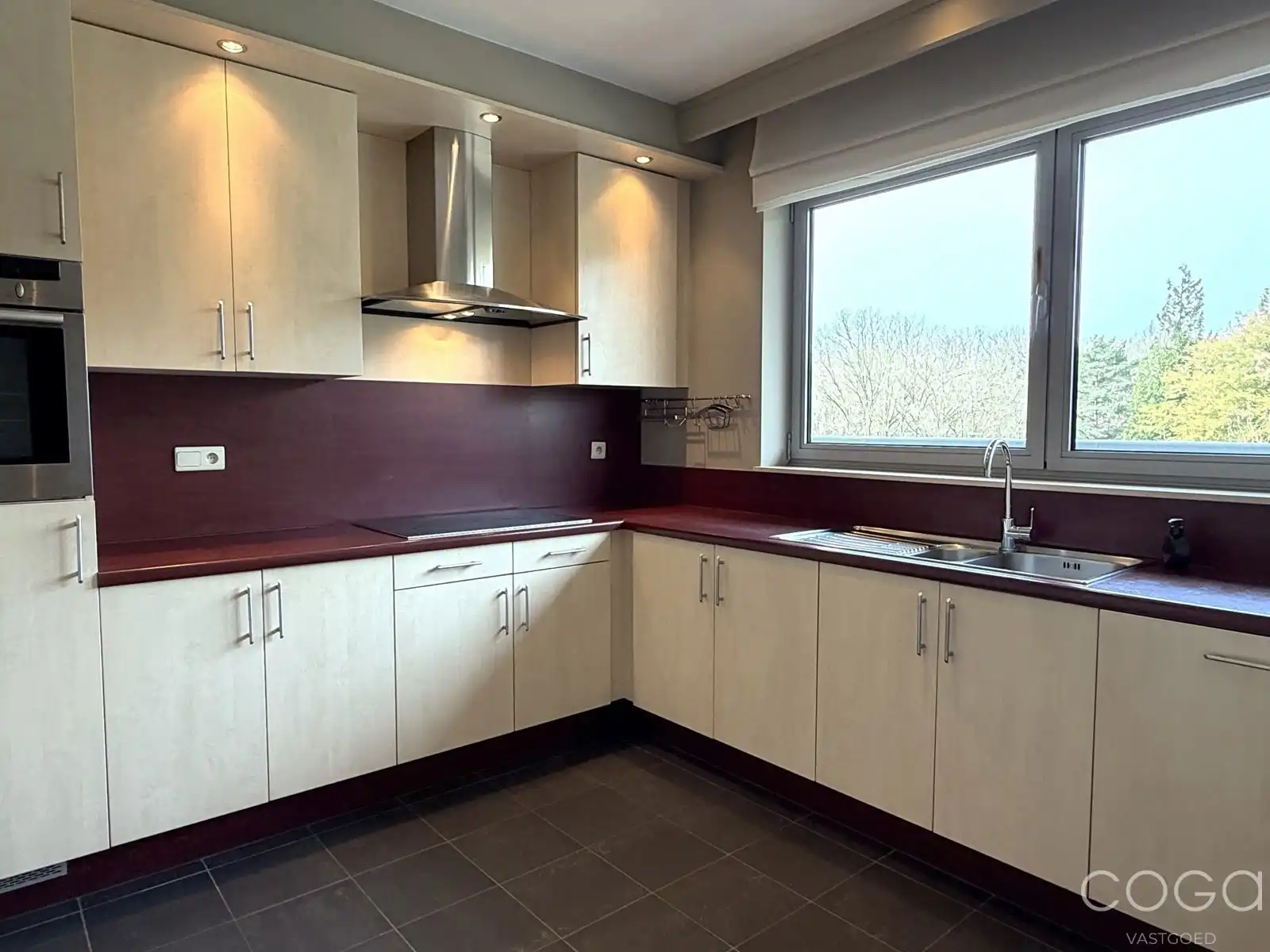 Centraal gelegen appartement met lift foto 12