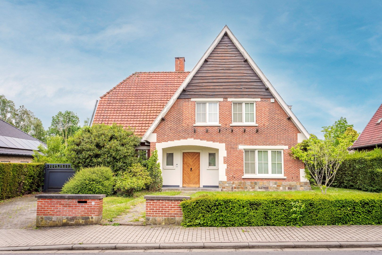 Charmante instapklare woning met 3 slpk en een prachtige tuin. foto 2