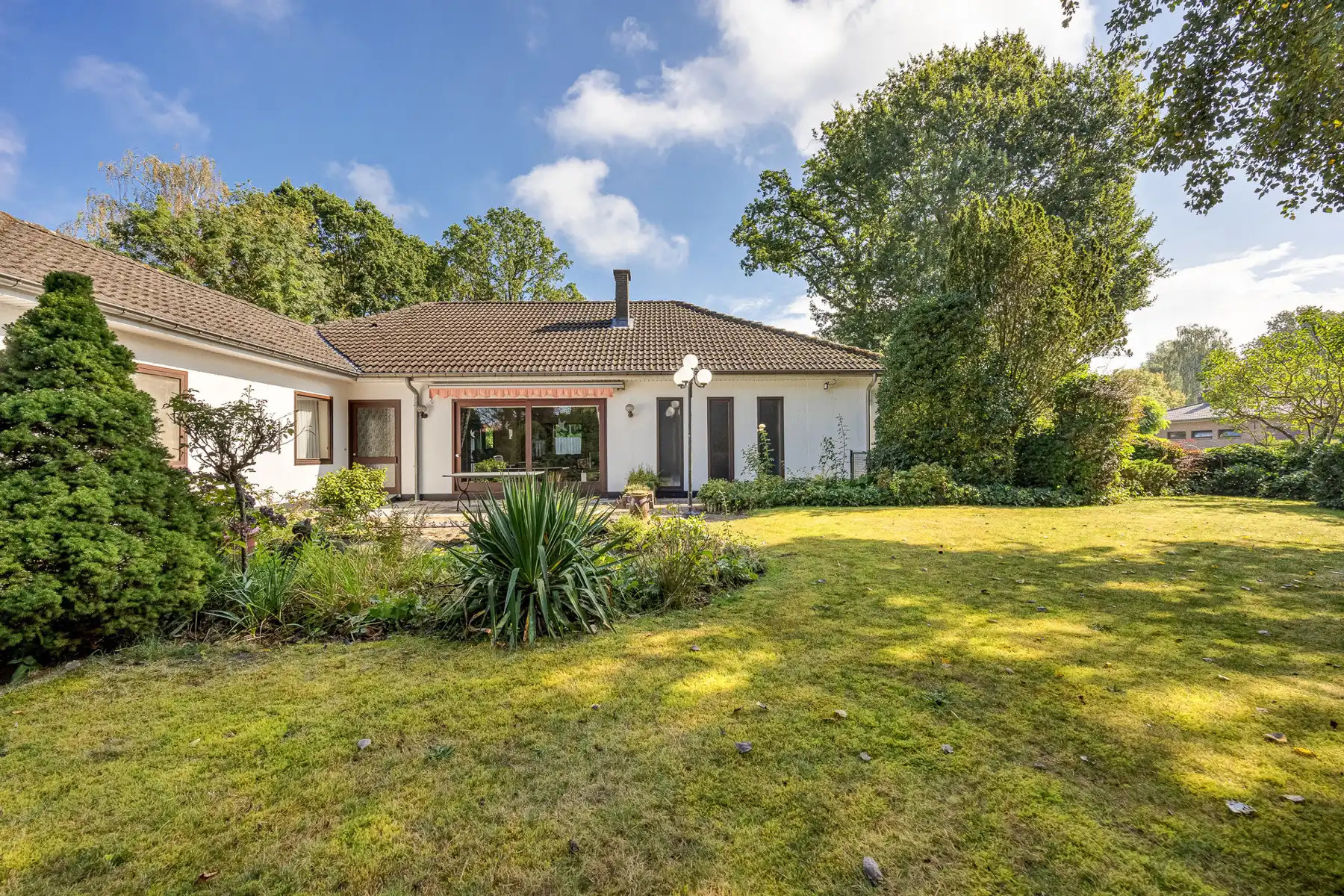 Te renoveren gelijkvloerse woning op ca. 1400 m² foto 23