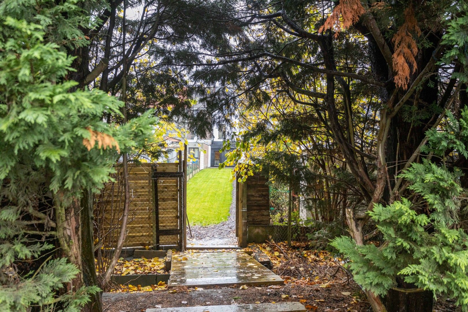 Gezellige instapklare woning met tuin en veel (gratis) parking foto 2