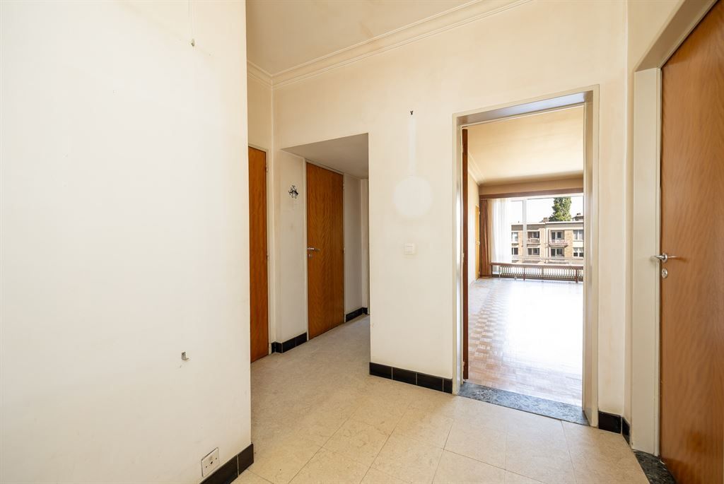 Te renoveren appartement met autostaanplaats foto 7