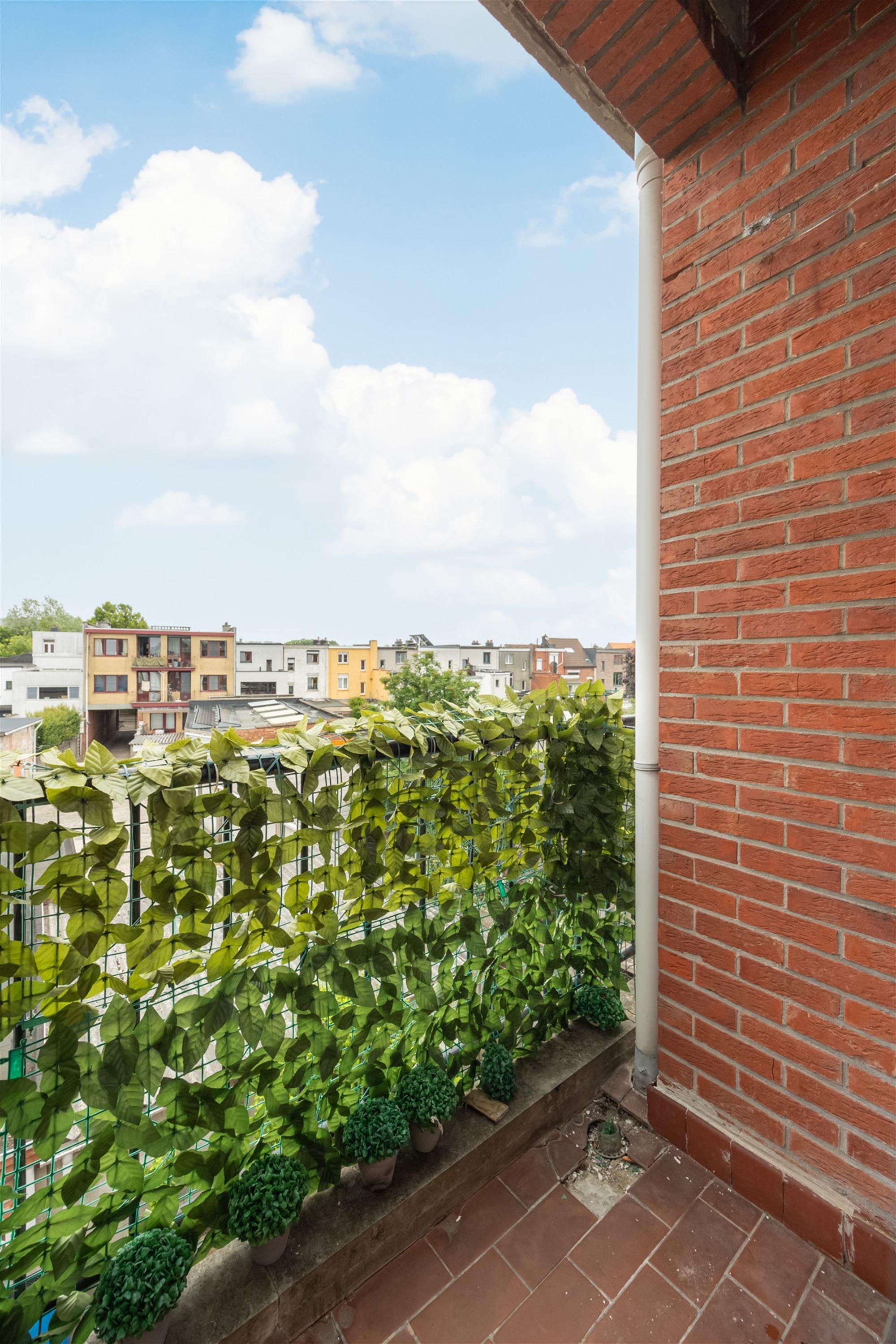 Instapklaar appartement met 2 slaapkamers in hartje Berchem foto 9