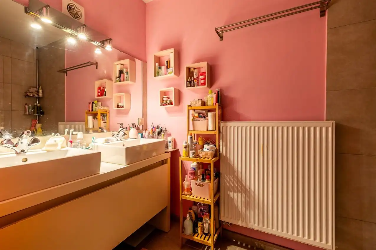 Gerenoveerde bel-etagewoning met 3 slk foto 19