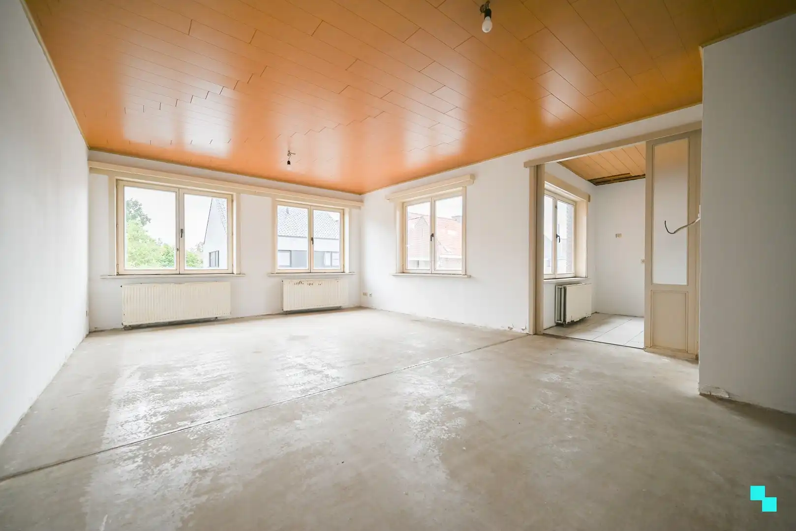 Bedrijfsgebouw met bovenliggend appartement te Sint-Eloois-Winkel foto 13
