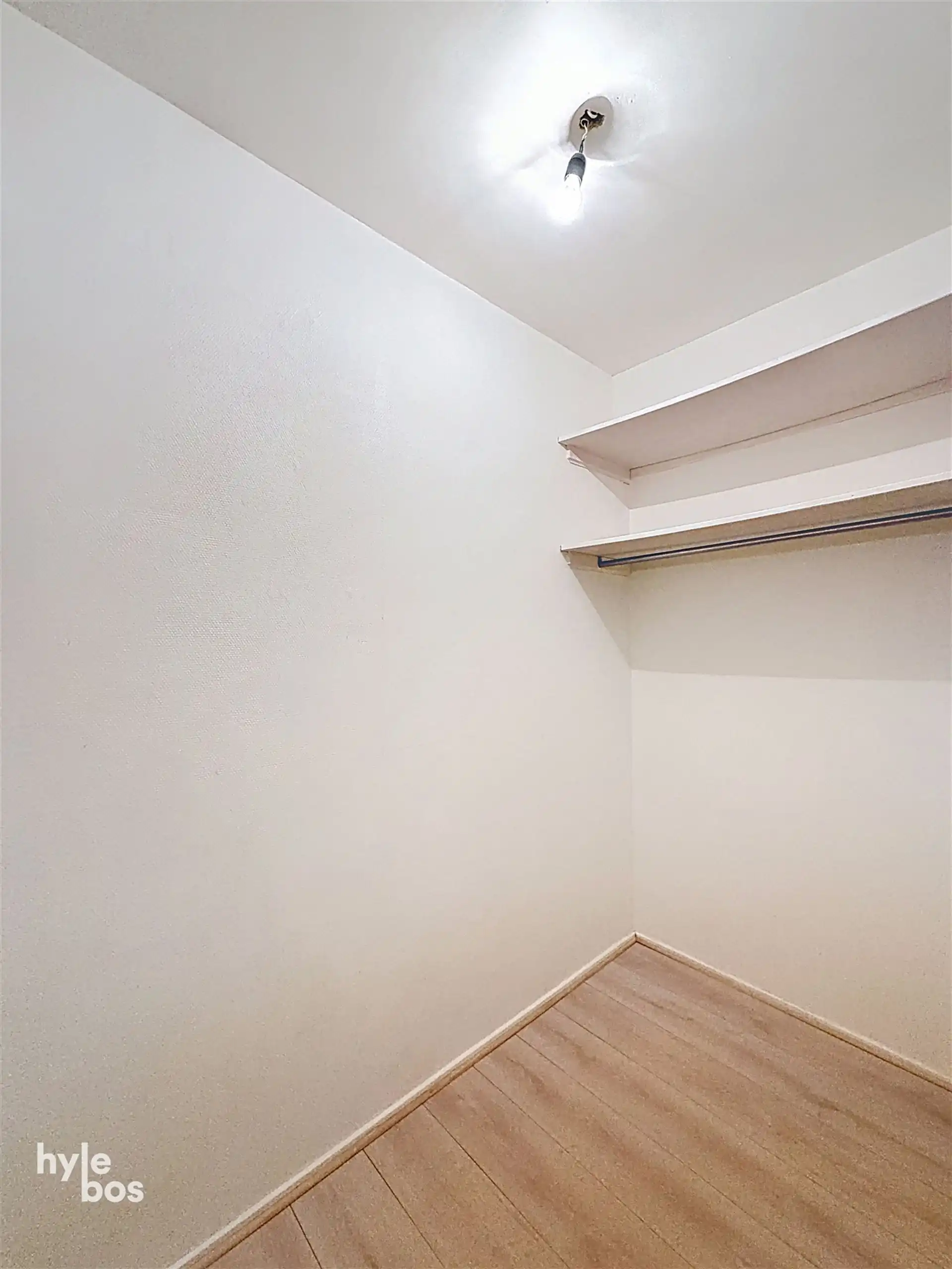 Instapklaar appartement nabij het Waasland Shopping Center foto 12