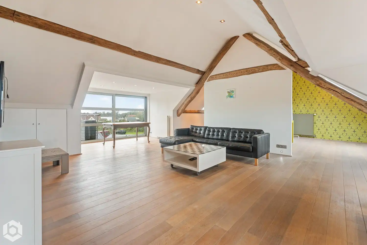 Prachtige penthouse in hartje Booischot foto {{pictureIndex}}