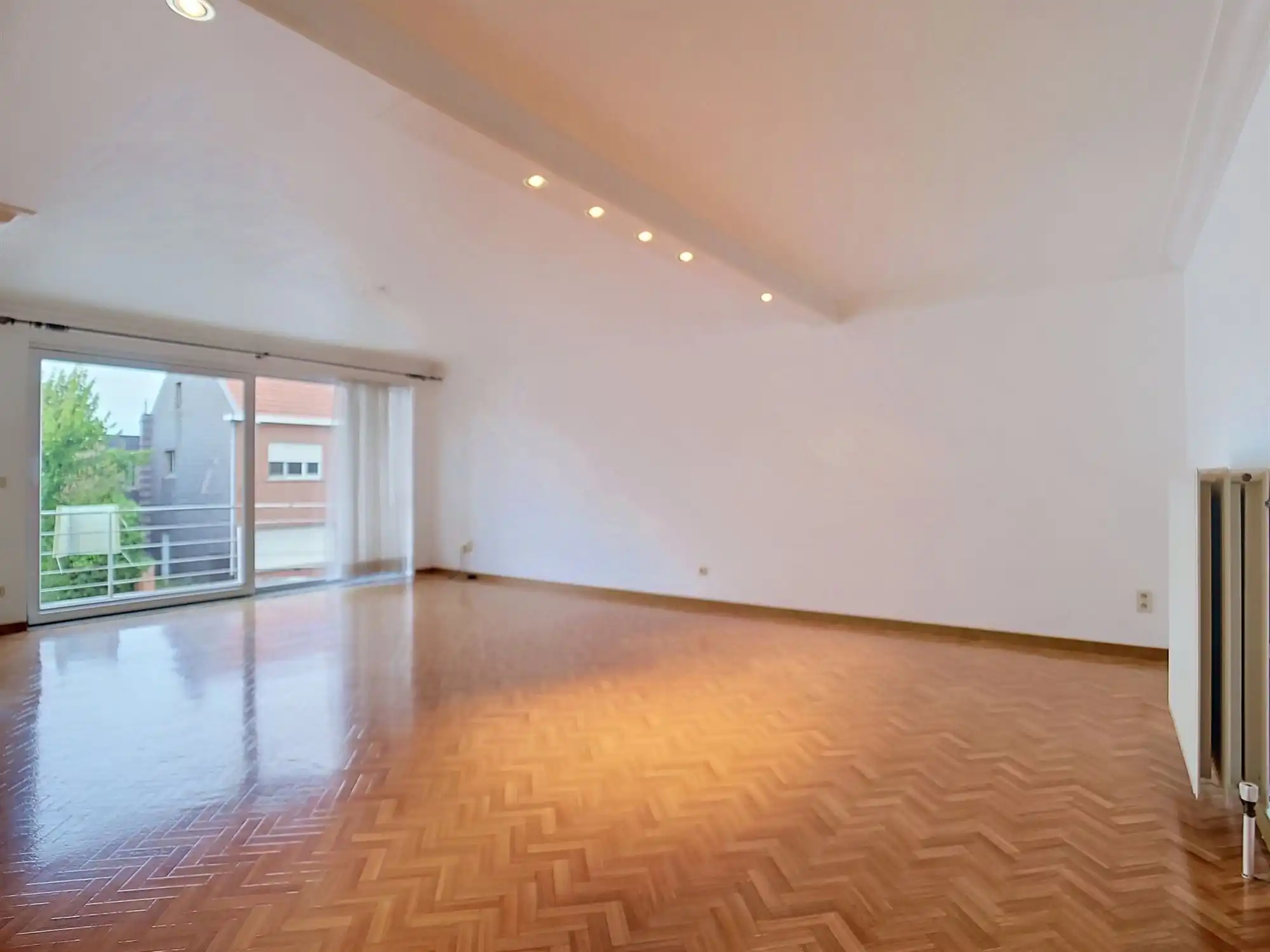 Ruim 2-slaapkamerappartement met twee terrassen op een goede locatie foto 3