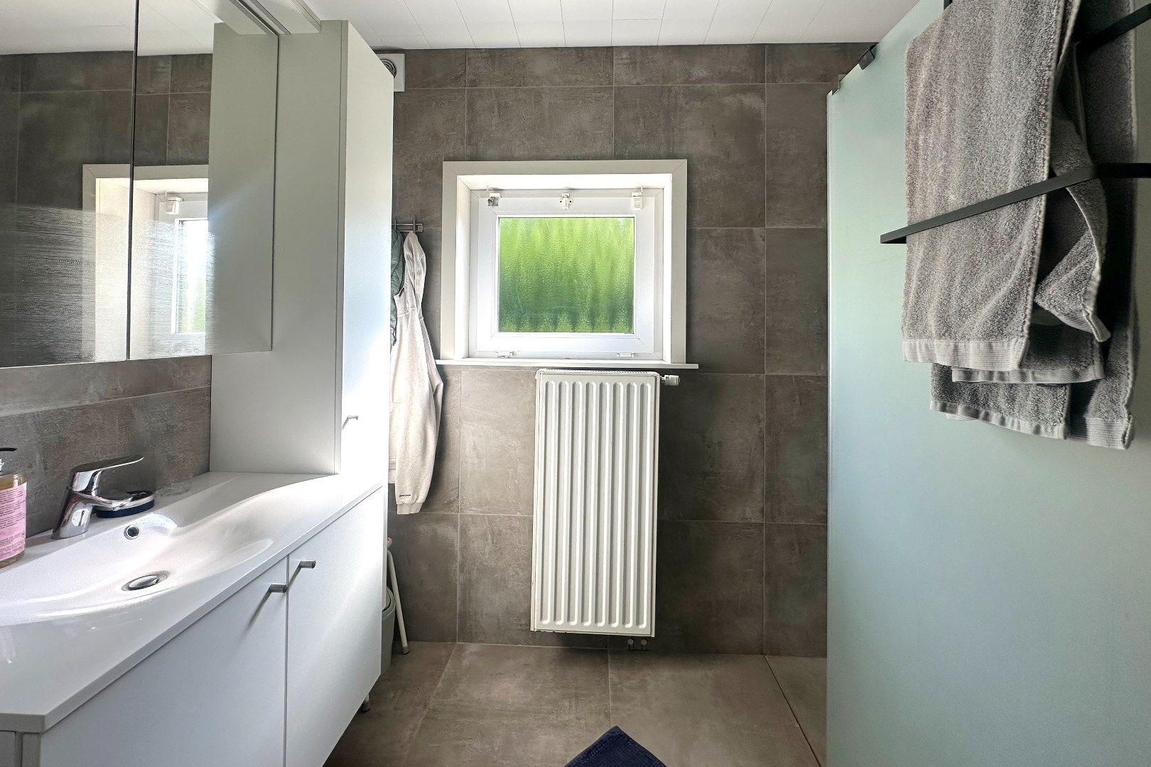 Instapklare woning met landbouwgrond in Assebroek foto 9