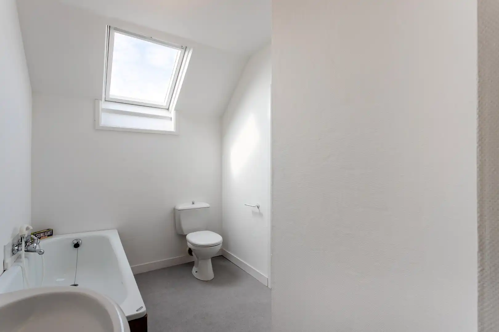 Handelshuis met woongedeelte, garage en tuin  foto 19