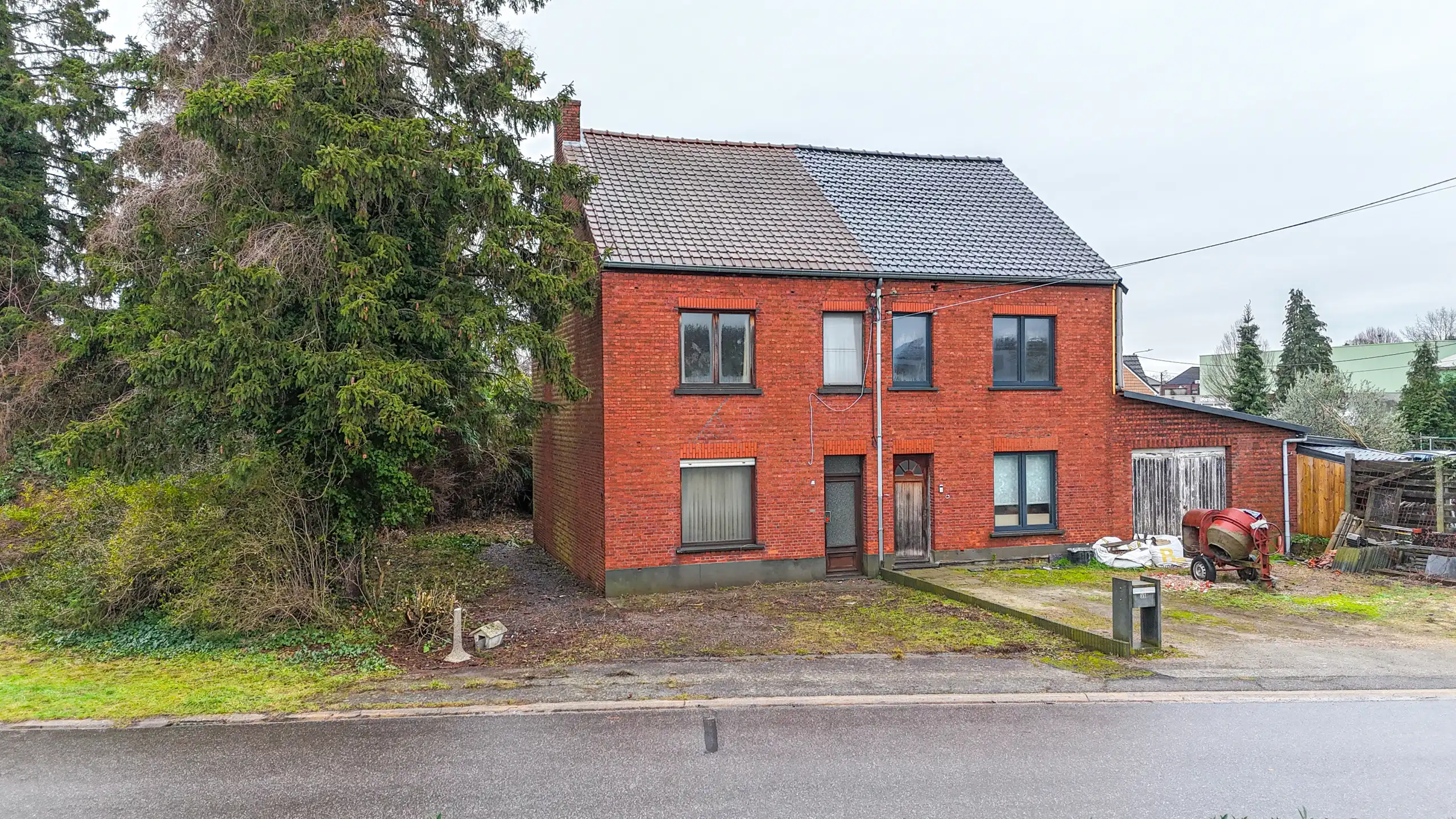 Te renoveren woning met potentieel op rustige ligging foto 17