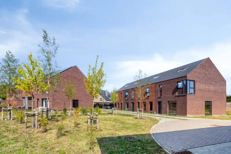 Instapklare nieuwbouwwoning in rustige groene omgeving. foto 2
