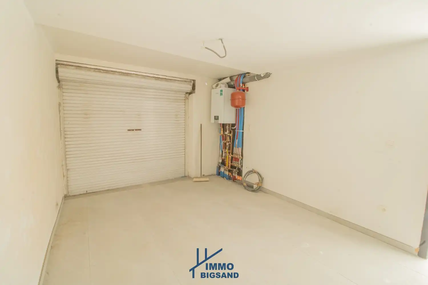 Volledig gerenoveerde woning met 4 slaapkamers te koop te Lauwe met garage foto 5