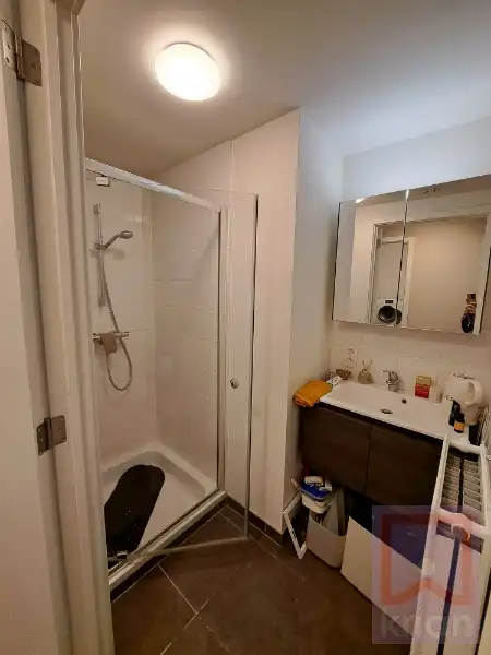 3-slpk appartement met terras, voor-en achtertuin, 2 autostapl. en 2 kelderbergingen. foto 10