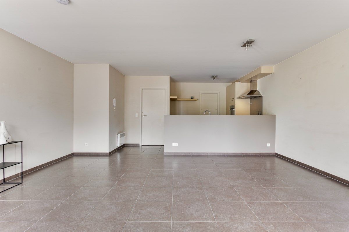 Modern en instapklaar appartement met 2 slaapkamers in hartje Kortrijk foto 6